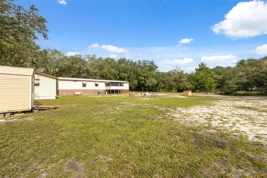 Active With Contract: $179,500 (3 beds, 2 baths, 924 Square Feet)