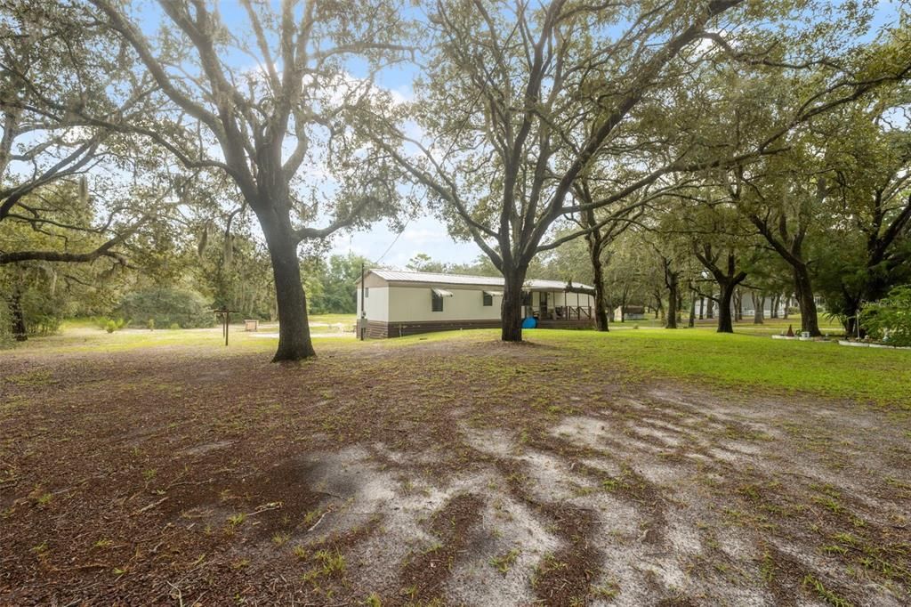 Active With Contract: $179,500 (3 beds, 2 baths, 924 Square Feet)