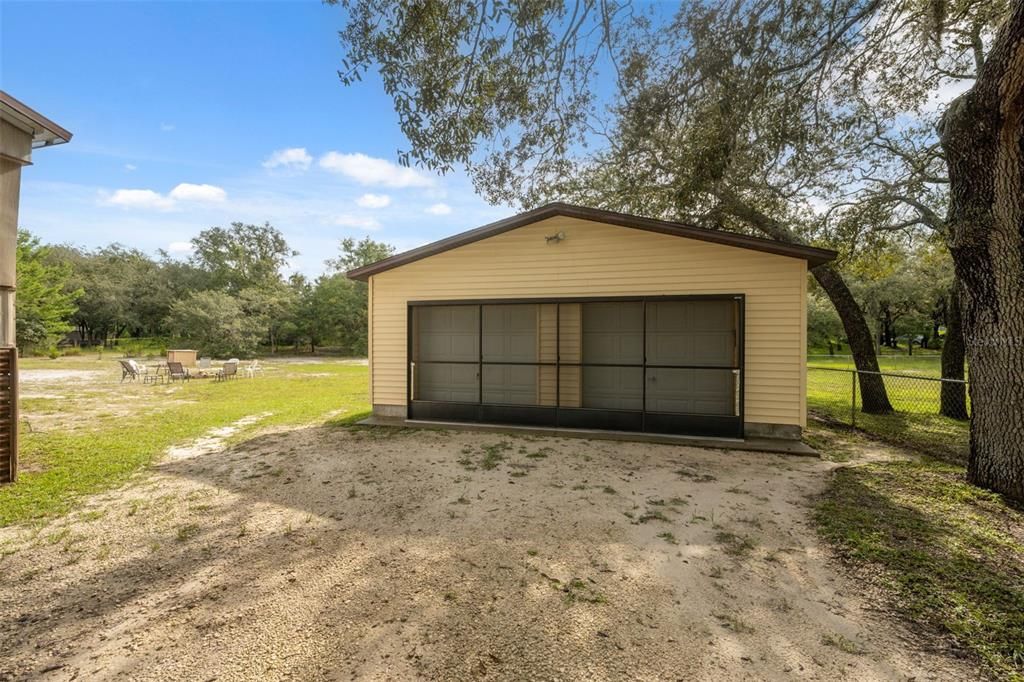 Active With Contract: $179,500 (3 beds, 2 baths, 924 Square Feet)