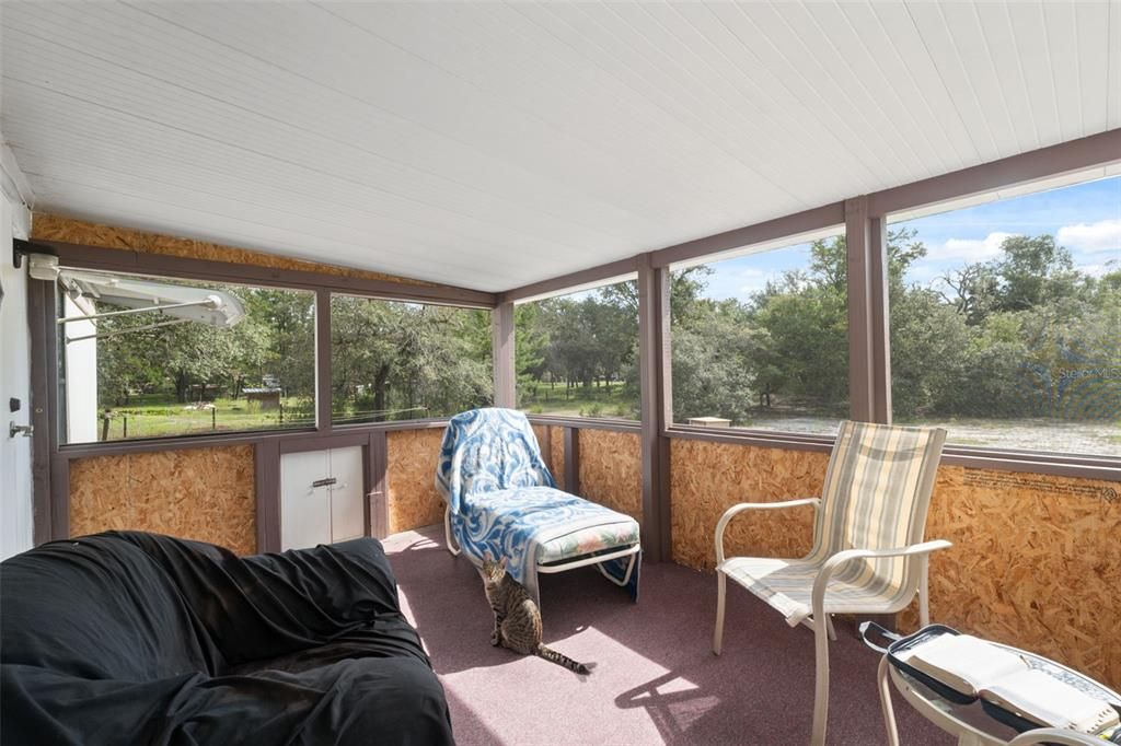 Active With Contract: $179,500 (3 beds, 2 baths, 924 Square Feet)