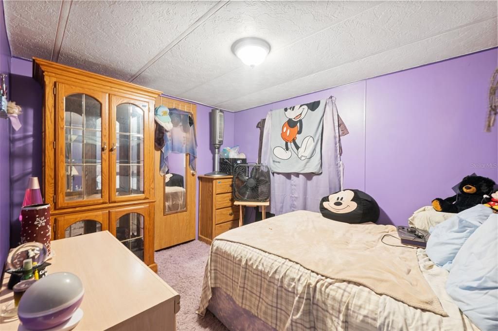 Active With Contract: $179,500 (3 beds, 2 baths, 924 Square Feet)