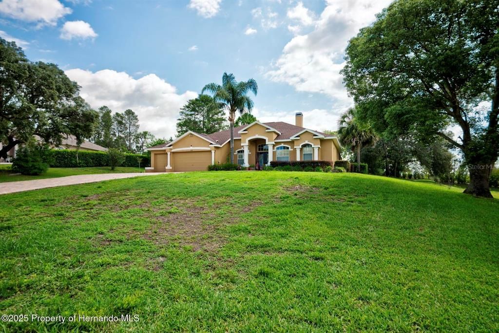 En Venta: $585,000 (4 camas, 3 baños, 2528 Pies cuadrados)