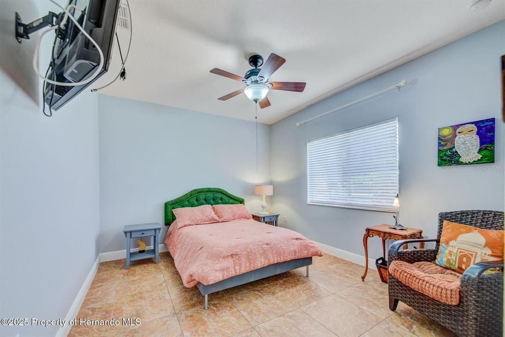 En Venta: $585,000 (4 camas, 3 baños, 2528 Pies cuadrados)