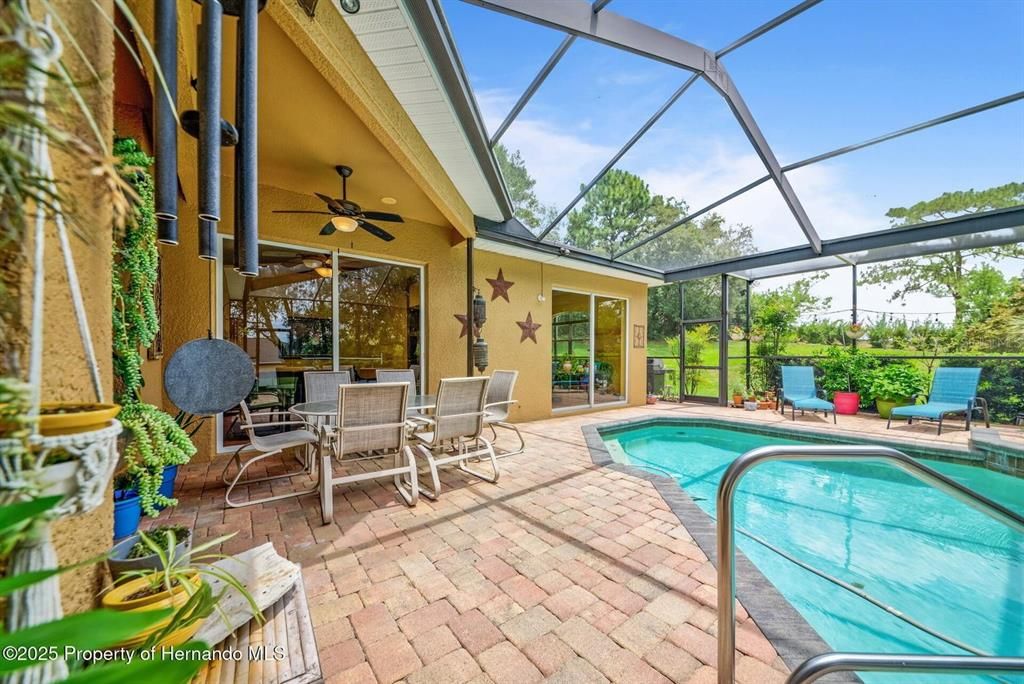 En Venta: $585,000 (4 camas, 3 baños, 2528 Pies cuadrados)