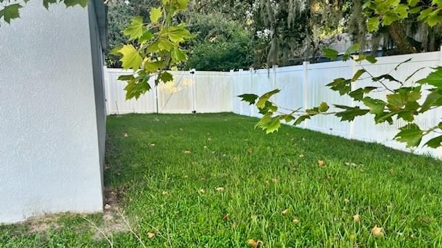 Active With Contract: $2,390 (3 beds, 2 baths, 1600 Square Feet)