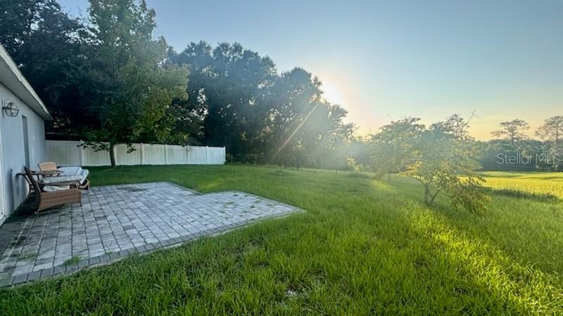 Active With Contract: $2,390 (3 beds, 2 baths, 1600 Square Feet)