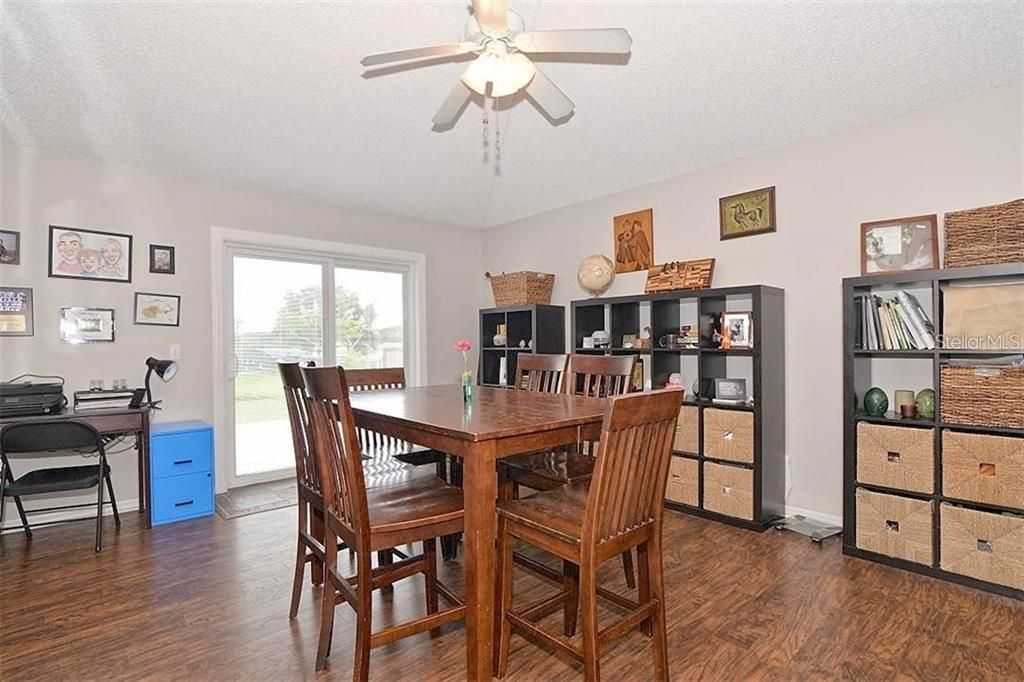 Active With Contract: $2,390 (3 beds, 2 baths, 1600 Square Feet)