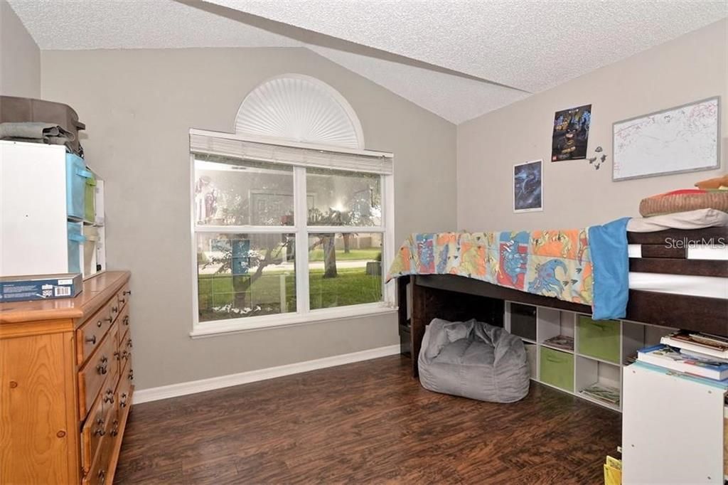 Active With Contract: $2,390 (3 beds, 2 baths, 1600 Square Feet)