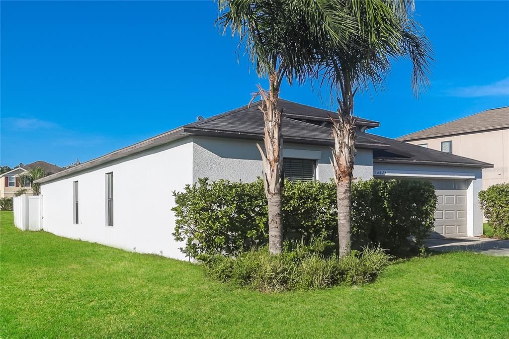 Activo con contrato: $2,035 (4 camas, 2 baños, 1922 Pies cuadrados)