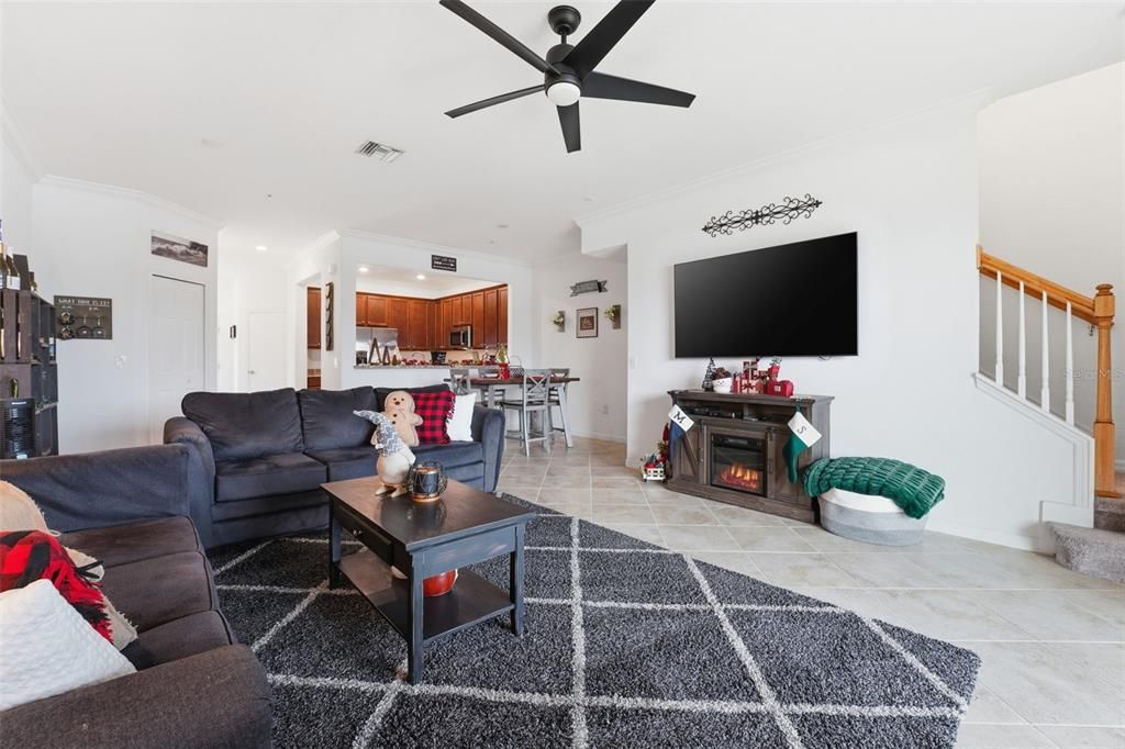 For Sale: $280,000 (3 beds, 2 baths, 1949 Square Feet)