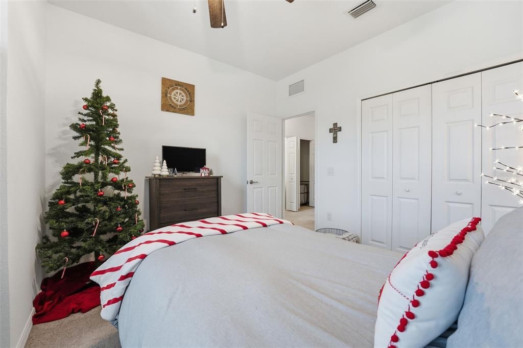 For Sale: $280,000 (3 beds, 2 baths, 1949 Square Feet)