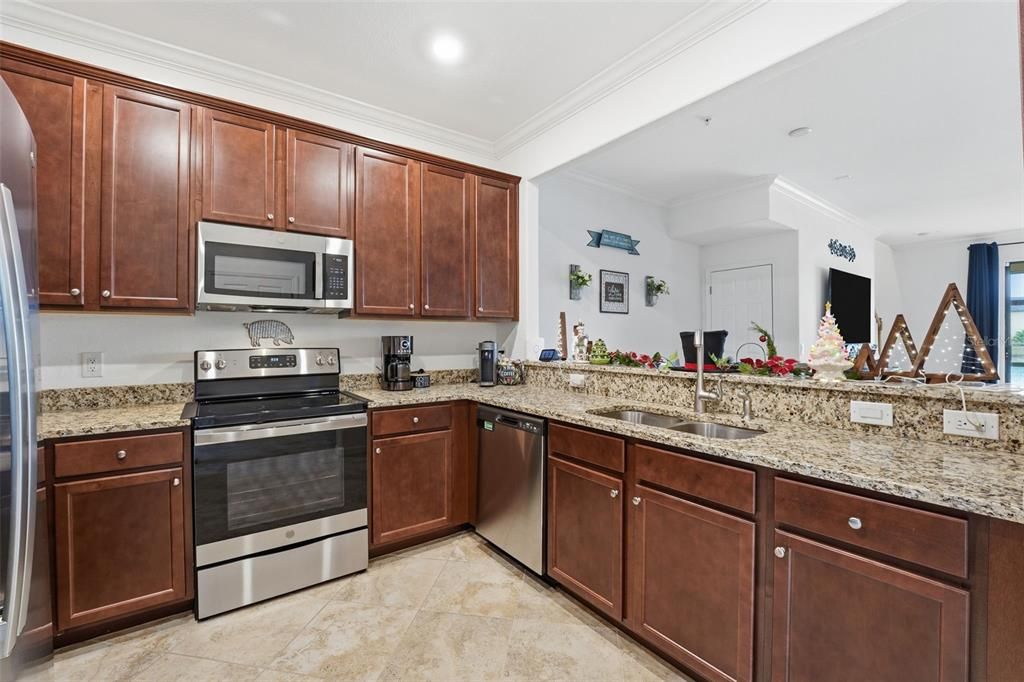 For Sale: $280,000 (3 beds, 2 baths, 1949 Square Feet)