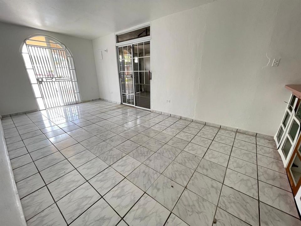 待售: $235,000 (0 贝兹, 0 浴室, 0 平方英尺)