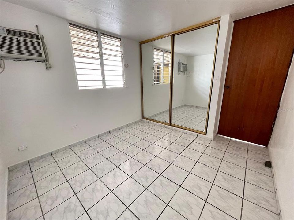 待售: $235,000 (0 贝兹, 0 浴室, 0 平方英尺)