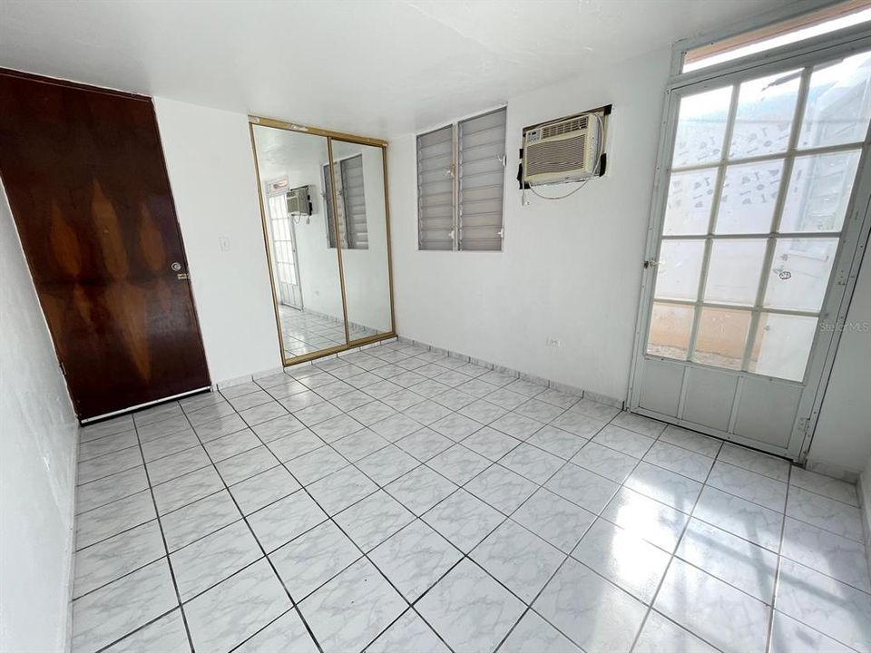 待售: $235,000 (0 贝兹, 0 浴室, 0 平方英尺)