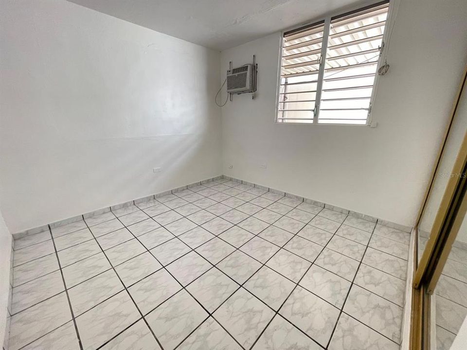 待售: $235,000 (0 贝兹, 0 浴室, 0 平方英尺)