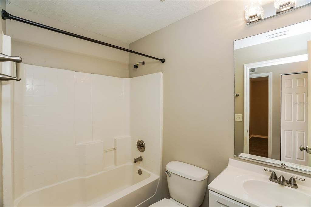 В аренду: $1,825 (3 спален, 2 ванн, 1148 Квадратных фут)