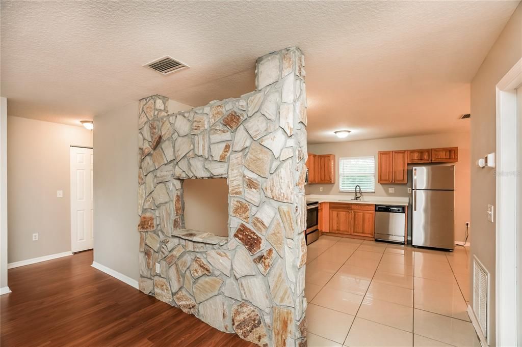 В аренду: $1,825 (3 спален, 2 ванн, 1148 Квадратных фут)