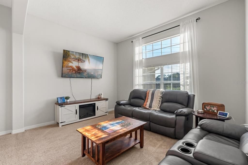 На продажу: $379,000 (4 спален, 2 ванн, 2124 Квадратных фут)