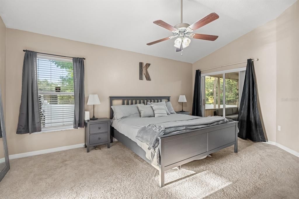 На продажу: $379,000 (4 спален, 2 ванн, 2124 Квадратных фут)