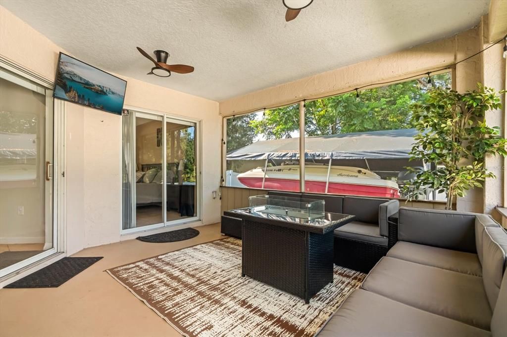 На продажу: $379,000 (4 спален, 2 ванн, 2124 Квадратных фут)