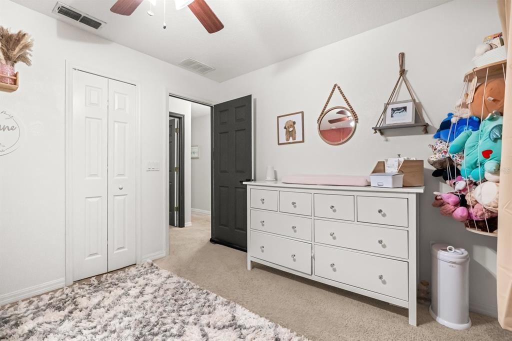 На продажу: $379,000 (4 спален, 2 ванн, 2124 Квадратных фут)