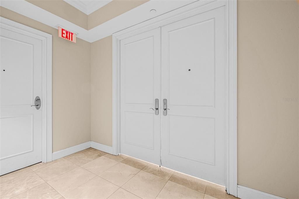 出租: $10,000 (3 贝兹, 3 浴室, 2634 平方英尺)