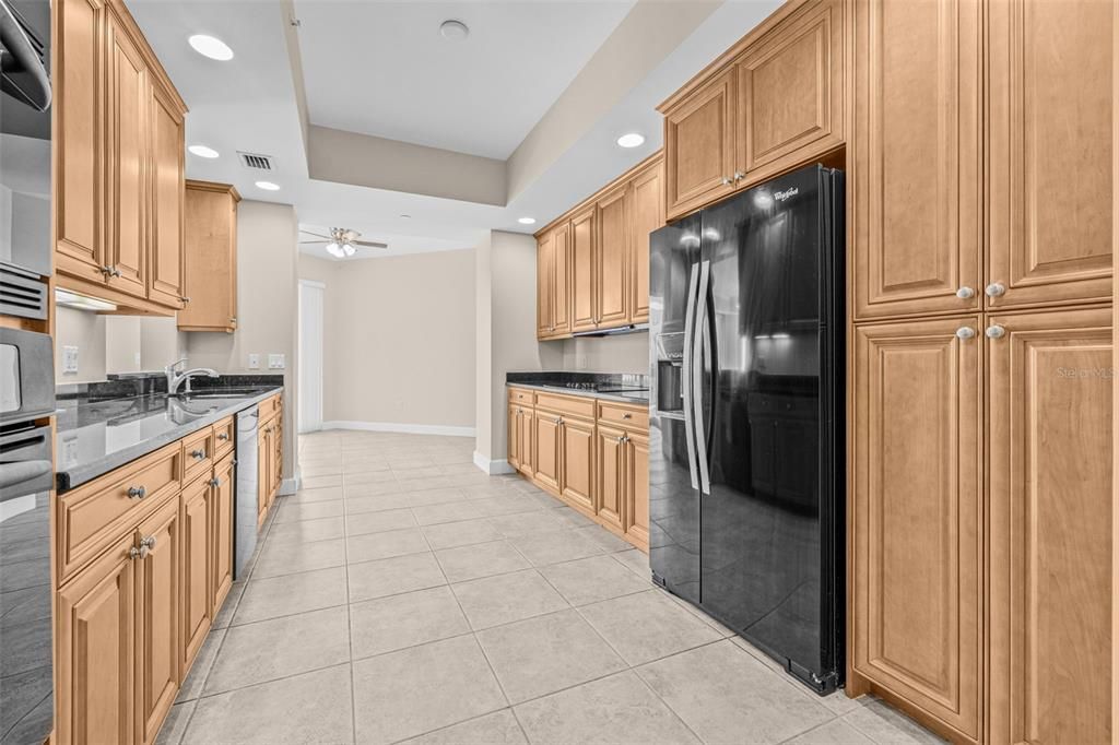 出租: $10,000 (3 贝兹, 3 浴室, 2634 平方英尺)