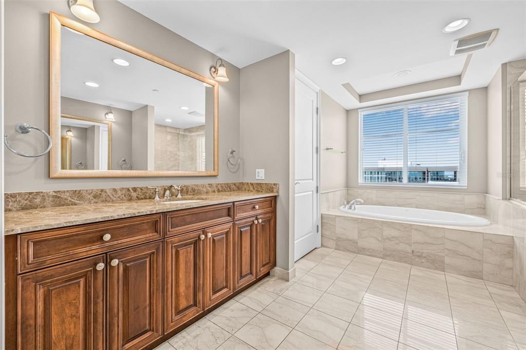 出租: $10,000 (3 贝兹, 3 浴室, 2634 平方英尺)