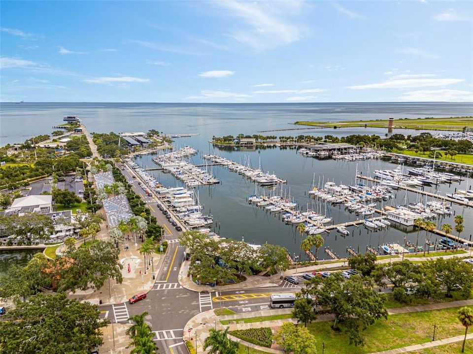 出租: $10,000 (3 贝兹, 3 浴室, 2634 平方英尺)