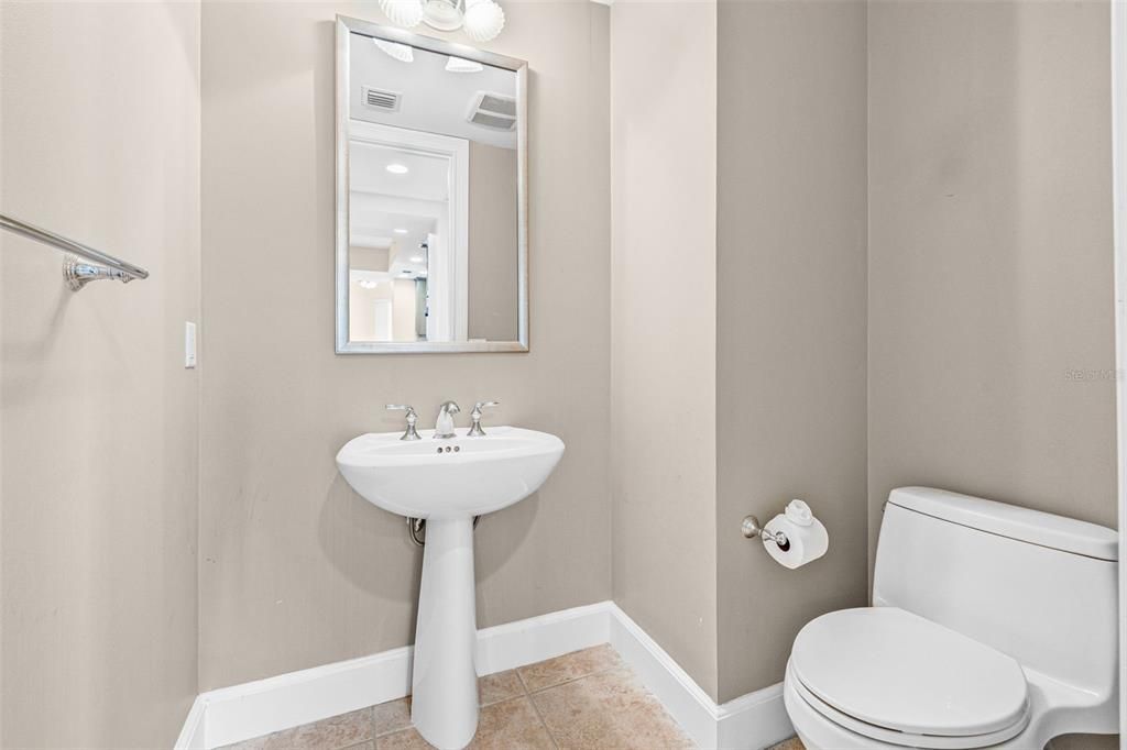 出租: $10,000 (3 贝兹, 3 浴室, 2634 平方英尺)