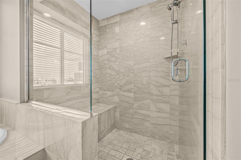 出租: $10,000 (3 贝兹, 3 浴室, 2634 平方英尺)