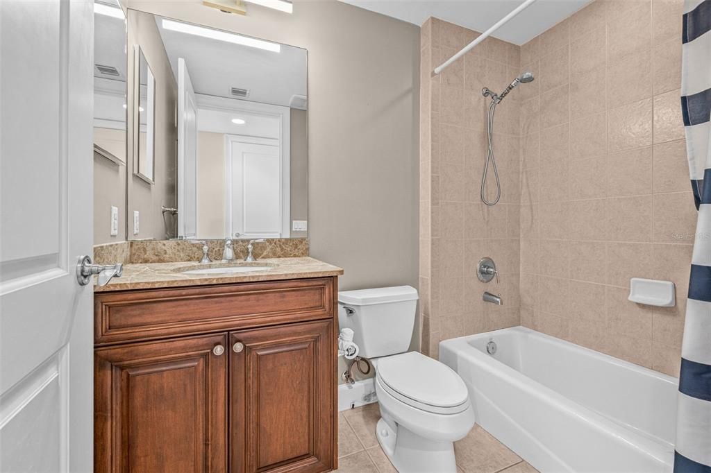 出租: $10,000 (3 贝兹, 3 浴室, 2634 平方英尺)