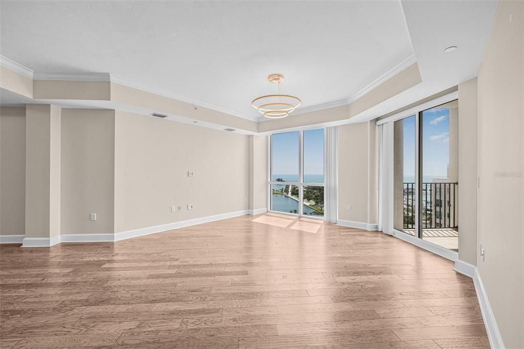 出租: $10,000 (3 贝兹, 3 浴室, 2634 平方英尺)