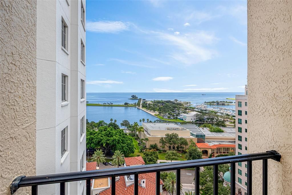 出租: $10,000 (3 贝兹, 3 浴室, 2634 平方英尺)