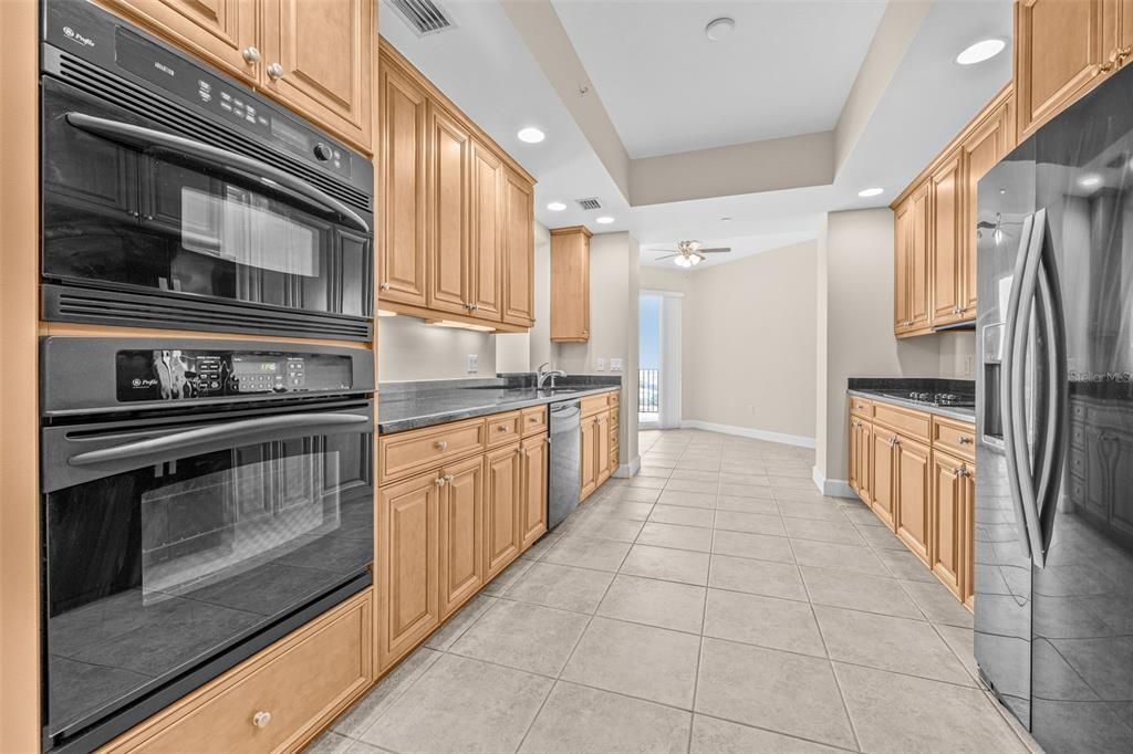 出租: $10,000 (3 贝兹, 3 浴室, 2634 平方英尺)