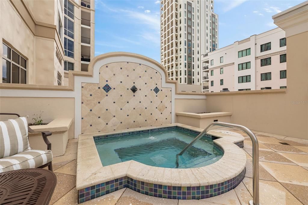 出租: $10,000 (3 贝兹, 3 浴室, 2634 平方英尺)