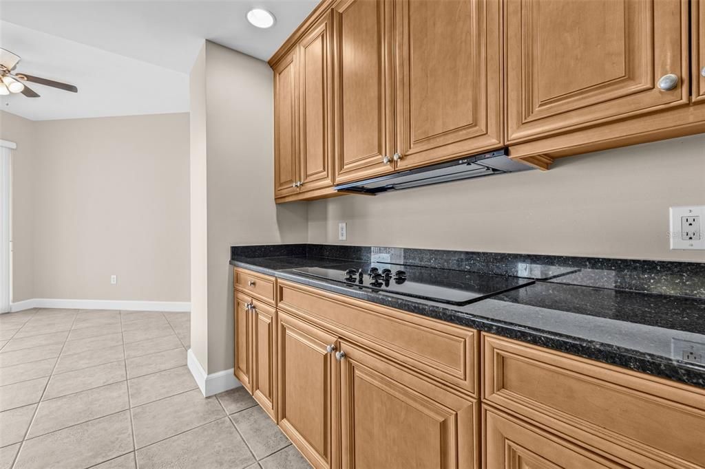 出租: $10,000 (3 贝兹, 3 浴室, 2634 平方英尺)