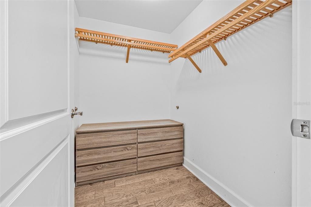 出租: $10,000 (3 贝兹, 3 浴室, 2634 平方英尺)