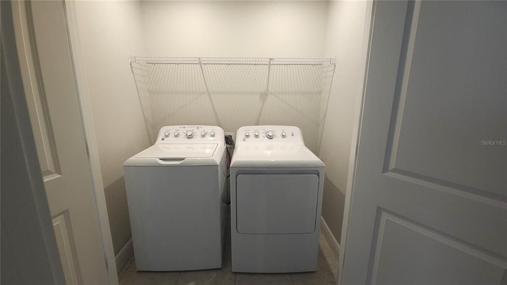 Active With Contract: $2,600 (3 beds, 2 baths, 1968 Square Feet)