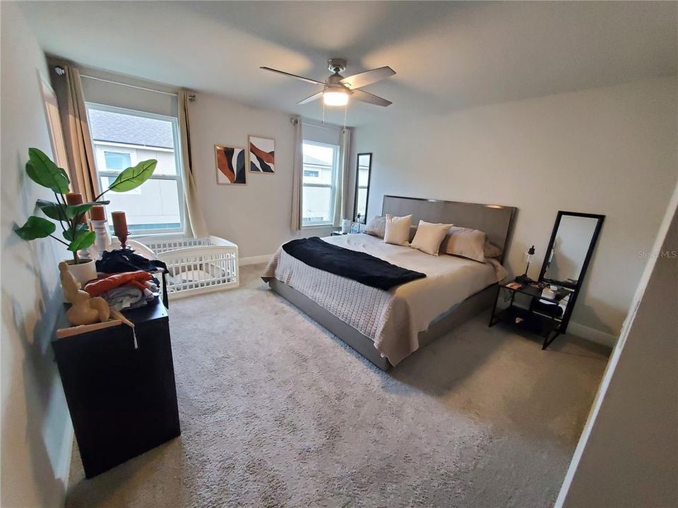 Active With Contract: $2,600 (3 beds, 2 baths, 1968 Square Feet)