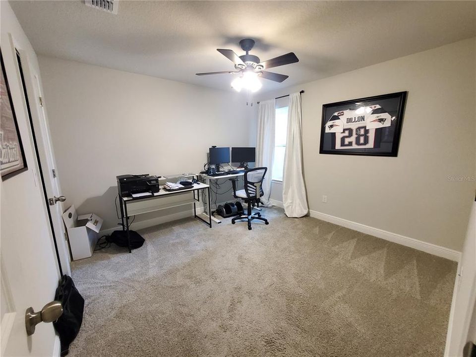 Active With Contract: $2,600 (3 beds, 2 baths, 1968 Square Feet)