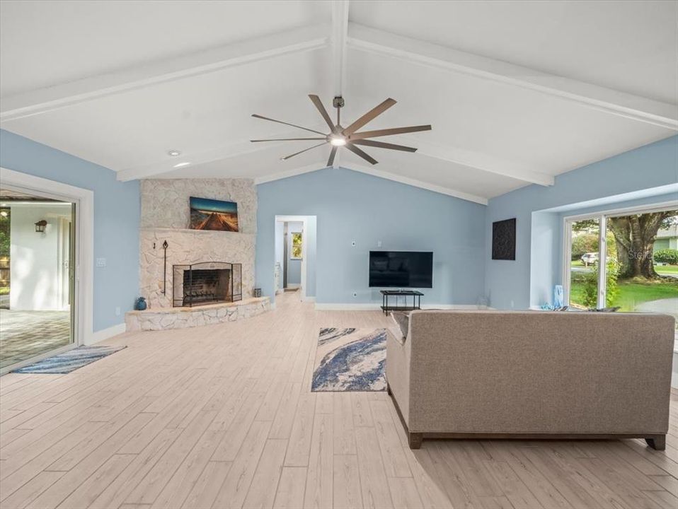 En Venta: $350,000 (3 camas, 2 baños, 2012 Pies cuadrados)