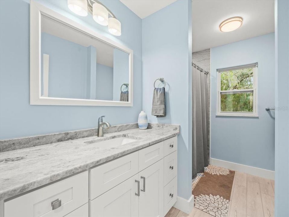 En Venta: $350,000 (3 camas, 2 baños, 2012 Pies cuadrados)