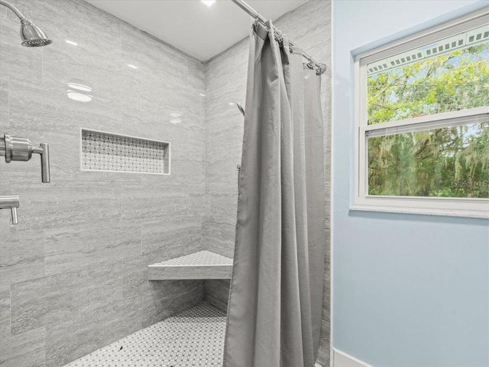 En Venta: $350,000 (3 camas, 2 baños, 2012 Pies cuadrados)