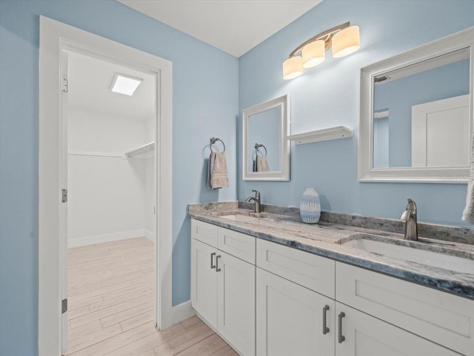 En Venta: $350,000 (3 camas, 2 baños, 2012 Pies cuadrados)