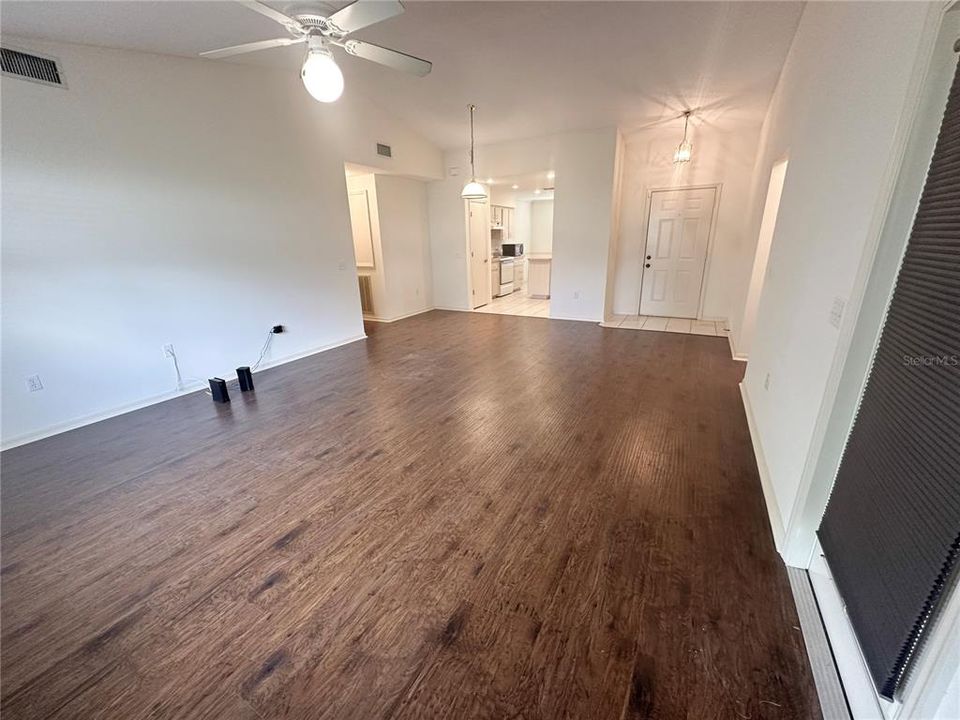 For Rent: $1,725 (2 beds, 2 baths, 1397 Square Feet)