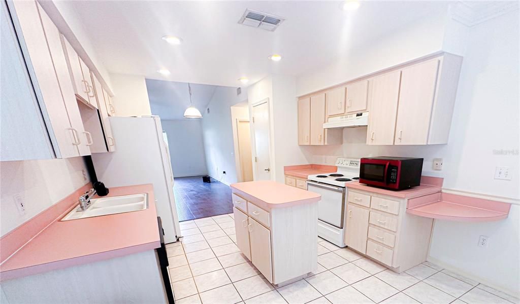 For Rent: $1,725 (2 beds, 2 baths, 1397 Square Feet)