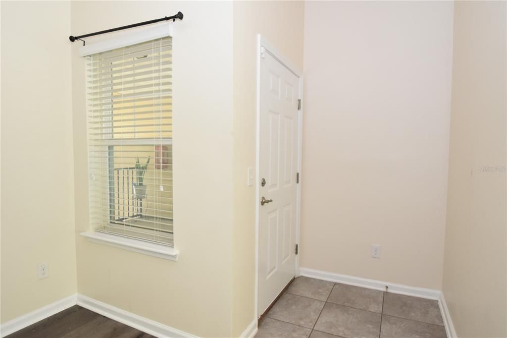 For Sale: $205,000 (2 beds, 2 baths, 1147 Square Feet)