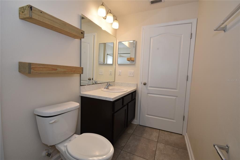 For Sale: $205,000 (2 beds, 2 baths, 1147 Square Feet)